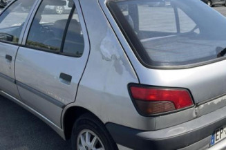 Poignee porte arriere droit PEUGEOT 306