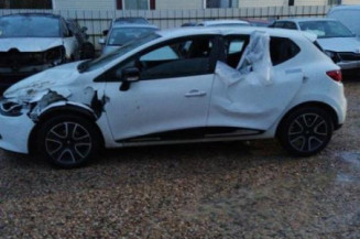 Fermeture de capot RENAULT CLIO 4