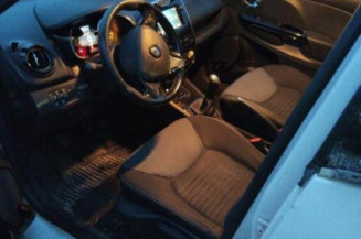 Fermeture de capot RENAULT CLIO 4