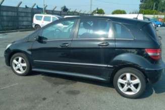 Renfort pare choc avant (traverse) MERCEDES CLASSE B 245