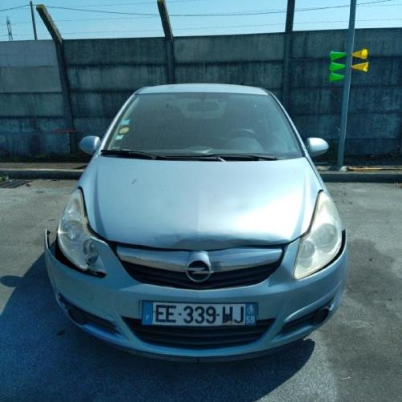 Feu arriere principal droit (feux) OPEL CORSA D Photo n°4