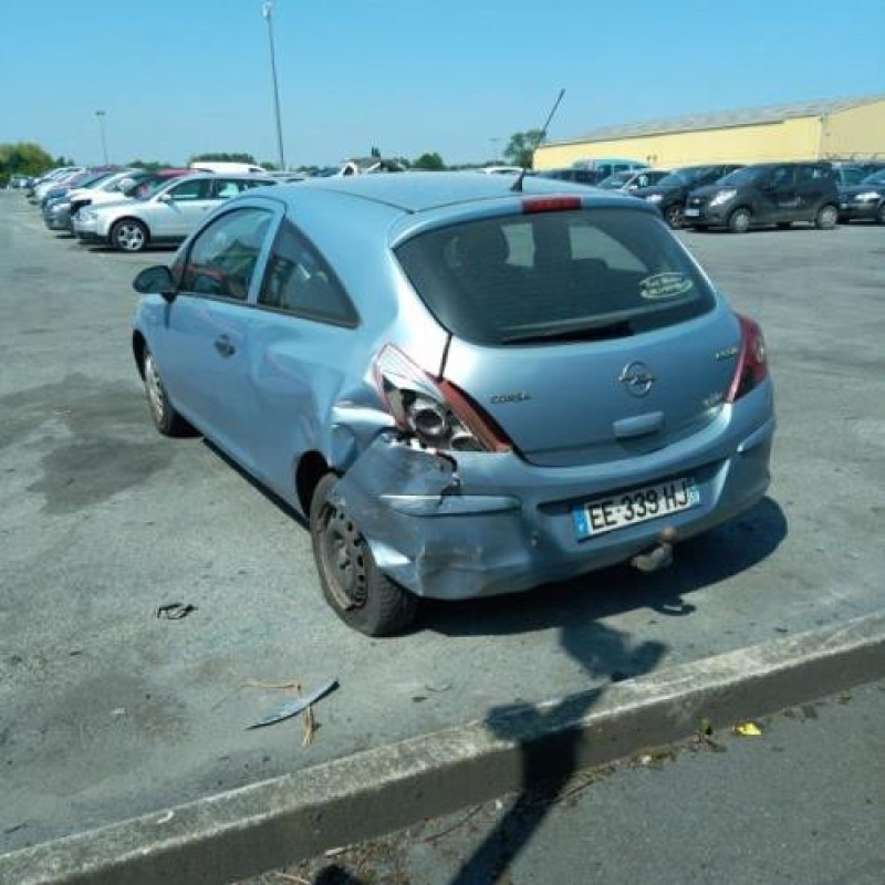 Feu arriere principal droit (feux) OPEL CORSA D Photo n°7