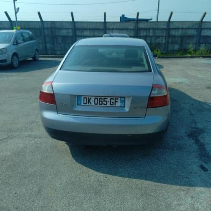 Porte avant droit AUDI A4 2 Photo n°8