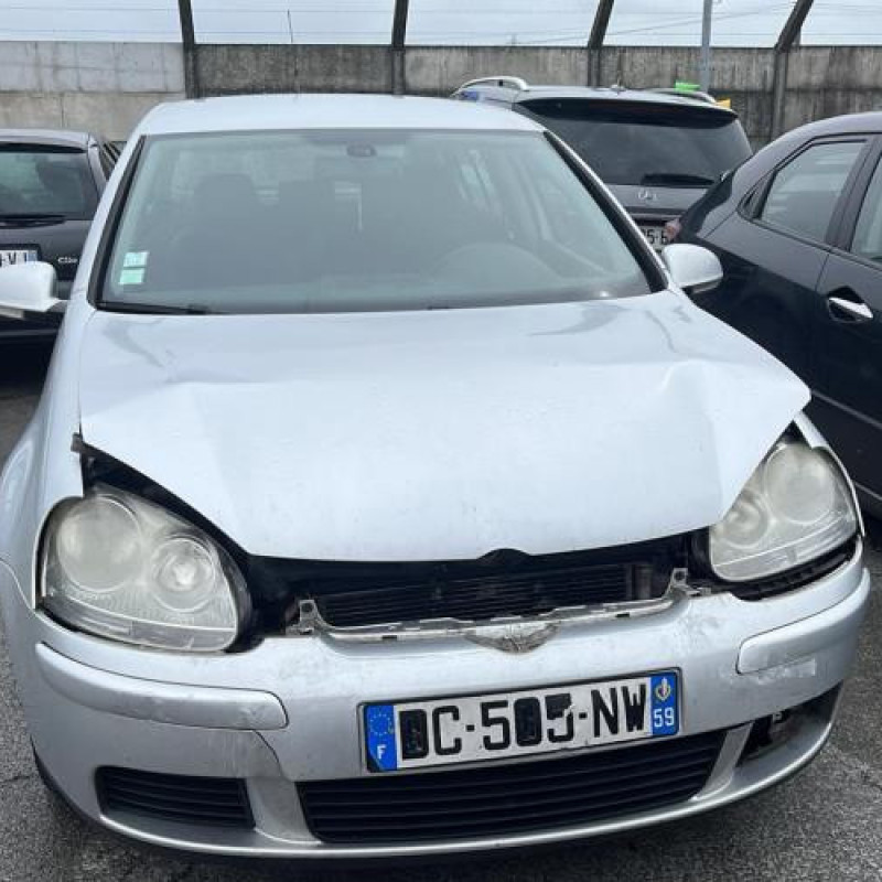 Feu arriere principal droit (feux) VOLKSWAGEN GOLF 5 Photo n°3