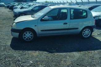 Anti brouillard droit (feux) RENAULT CLIO 2