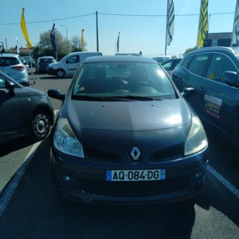 Face avant RENAULT CLIO 3 Photo n°4