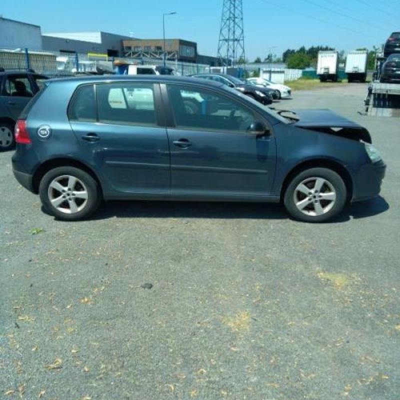 Feu arriere principal droit (feux) VOLKSWAGEN GOLF 5 Photo n°4