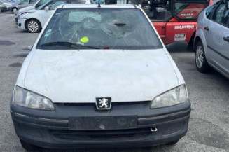 Arret de porte arriere droit PEUGEOT 106