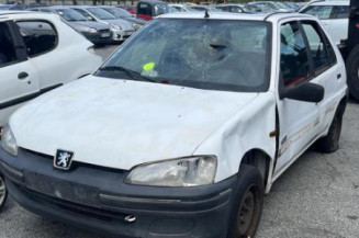 Arret de porte arriere droit PEUGEOT 106