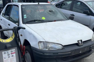 Arret de porte arriere droit PEUGEOT 106