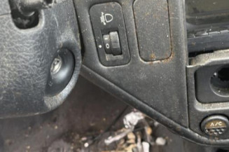 Arret de porte arriere droit PEUGEOT 106