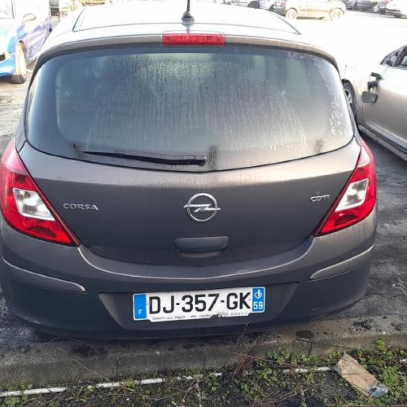 Anti brouillard droit (feux) OPEL CORSA D Photo n°8