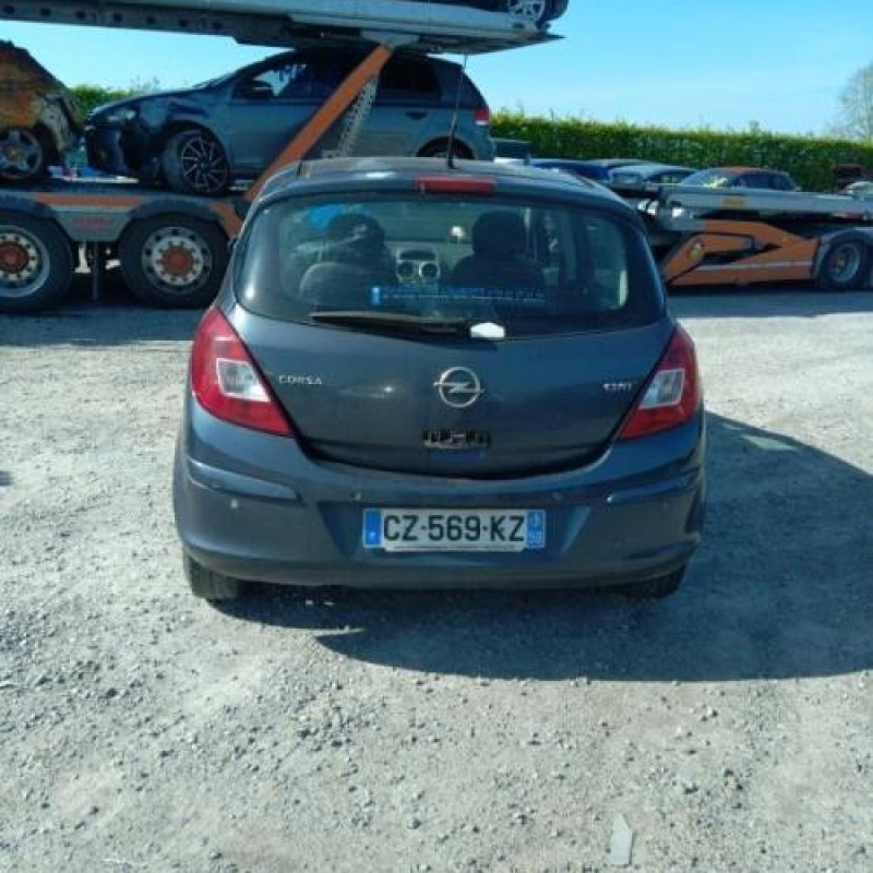 Malle/Hayon arriere OPEL CORSA D Photo n°8