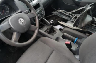 Pretensionneur de ceinture avant gauche VOLKSWAGEN GOLF 5