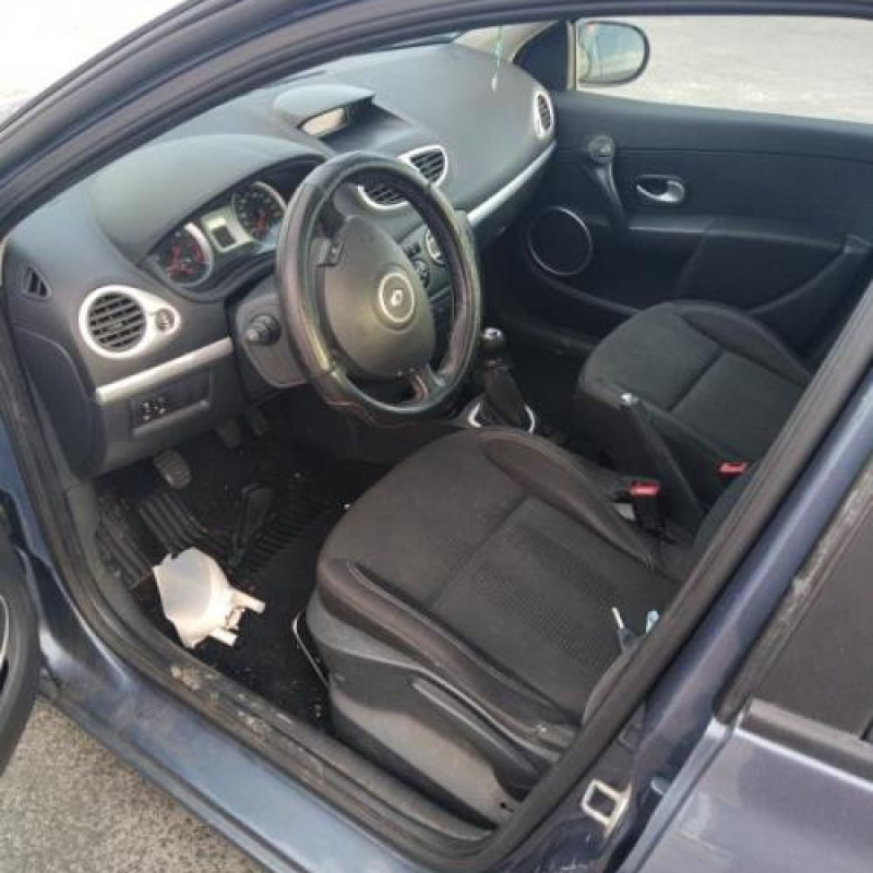 Poignee interieur arriere gauche RENAULT CLIO 3 Photo n°9