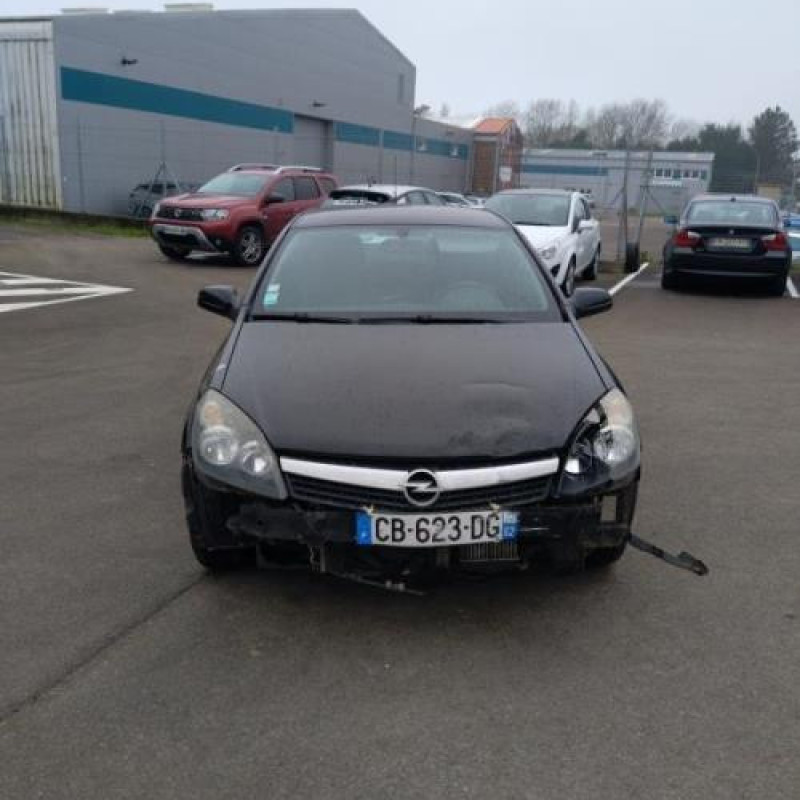 Pare choc arriere OPEL ASTRA H Photo n°8