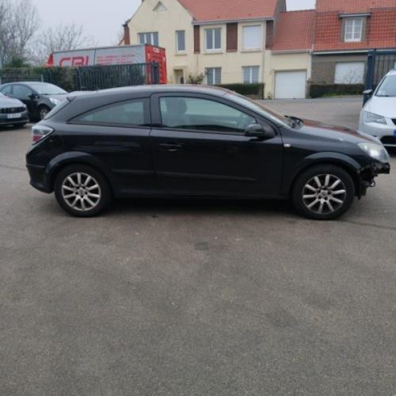 Pare choc arriere OPEL ASTRA H Photo n°9