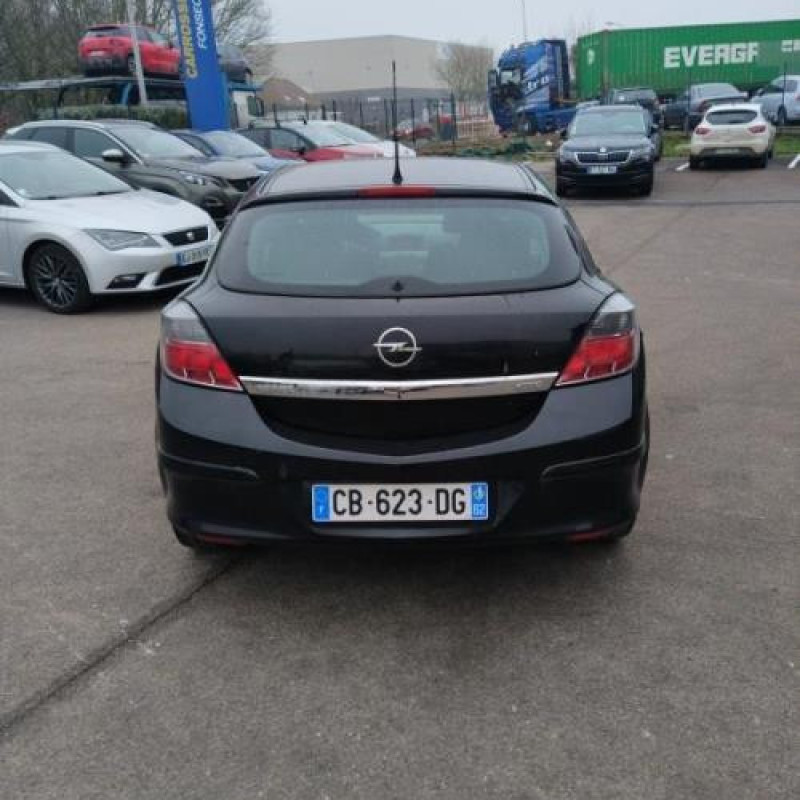 Pare choc arriere OPEL ASTRA H Photo n°10