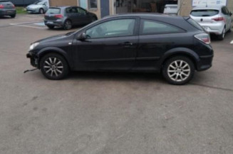 Pare choc arriere OPEL ASTRA H