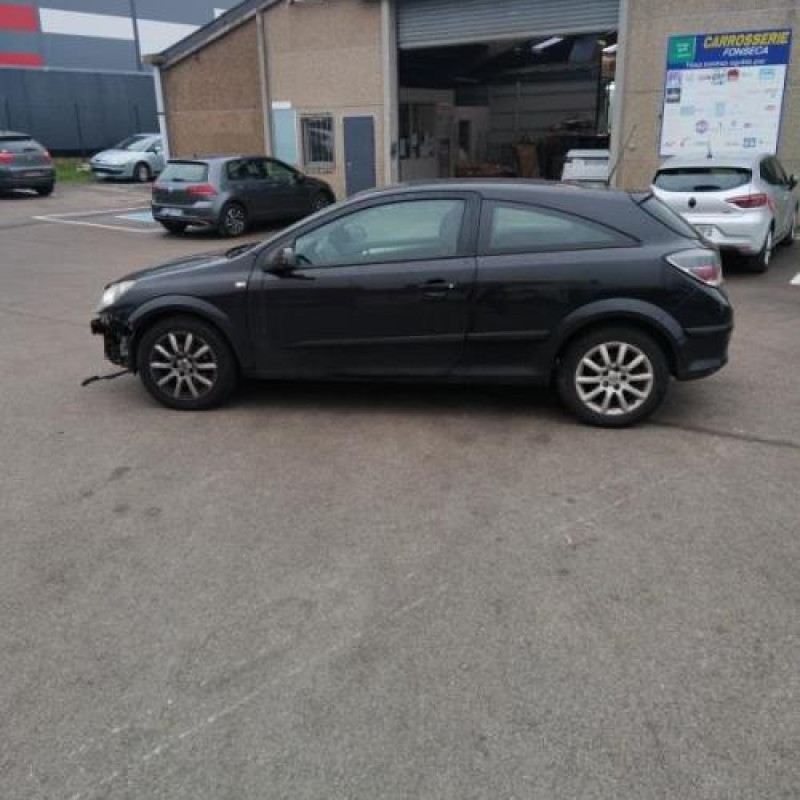 Pare choc arriere OPEL ASTRA H Photo n°11