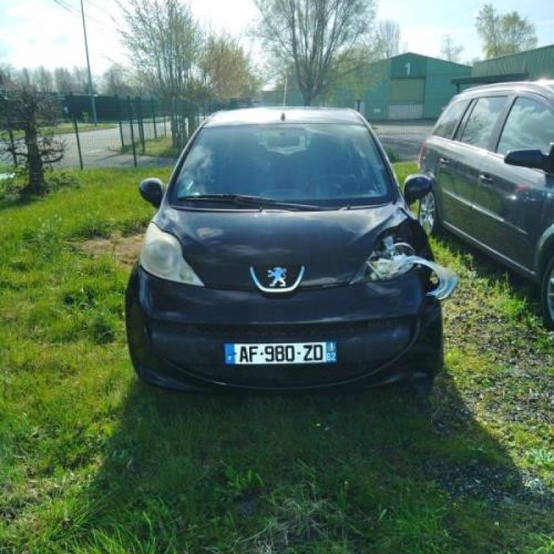 Feu arriere principal gauche (feux) PEUGEOT 107 Photo n°4