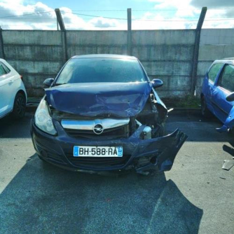 Feu arriere principal droit (feux) OPEL CORSA D Photo n°3