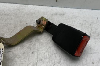 Attache ceinture arriere droit PEUGEOT 406