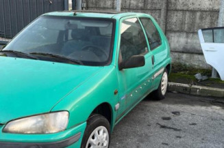 Pare choc arriere PEUGEOT 106