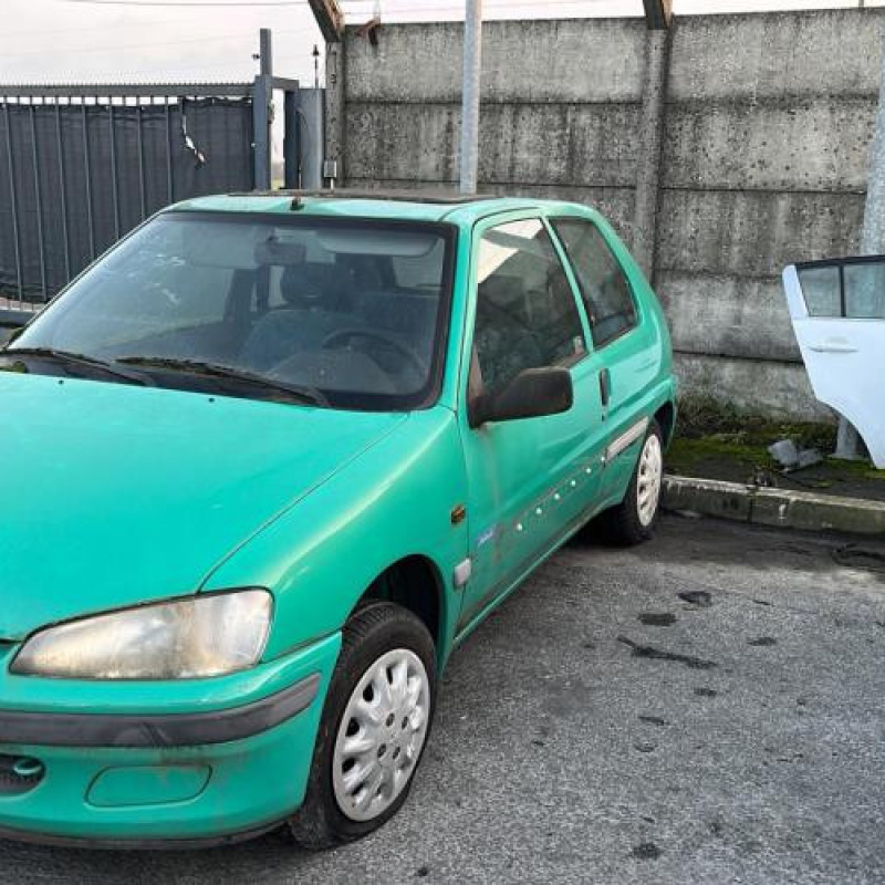 Pare choc arriere PEUGEOT 106 Photo n°8