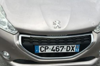 Pretensionneur de ceinture avant droit PEUGEOT 208 1