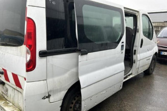 Poignee porte avant droit RENAULT TRAFIC 2