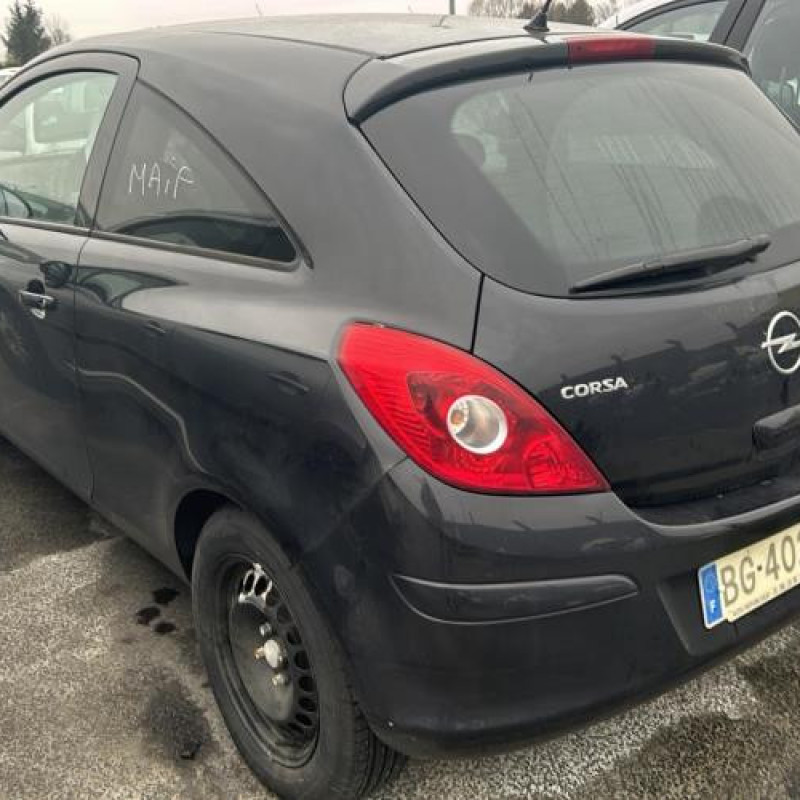 Cric OPEL CORSA D Photo n°8