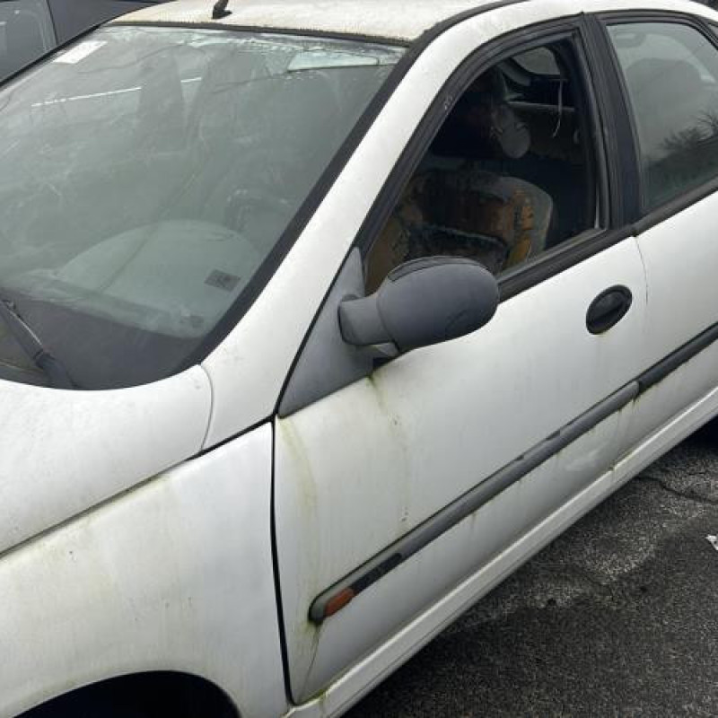 Aile avant gauche RENAULT LAGUNA 1 Photo n°8