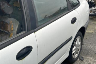 Aile avant gauche RENAULT LAGUNA 1