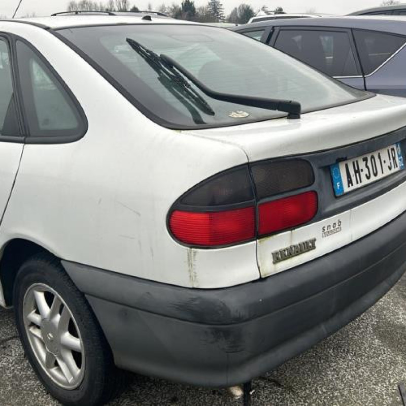 Aile avant gauche RENAULT LAGUNA 1 Photo n°10