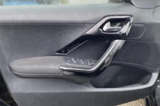 Pretensionneur de ceinture avant droit PEUGEOT 208 1