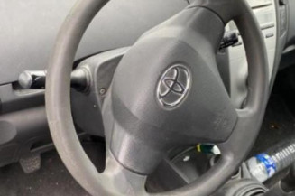 Pretensionneur de ceinture avant gauche TOYOTA YARIS 2