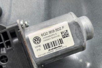 Leve vitre electrique avant gauche VOLKSWAGEN POLO 4