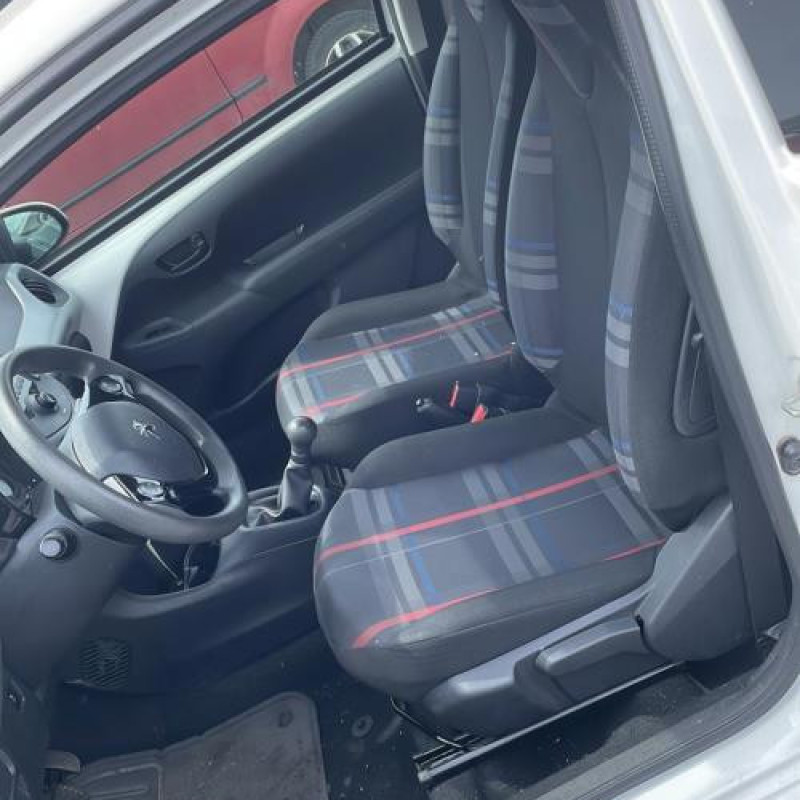 Boitier air bag PEUGEOT 108 Photo n°9