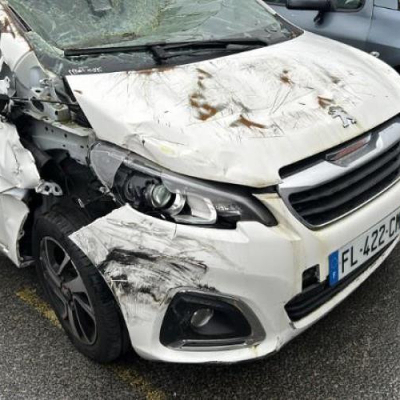 Boitier air bag PEUGEOT 108 Photo n°8